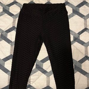 Butt-scrunch leggings